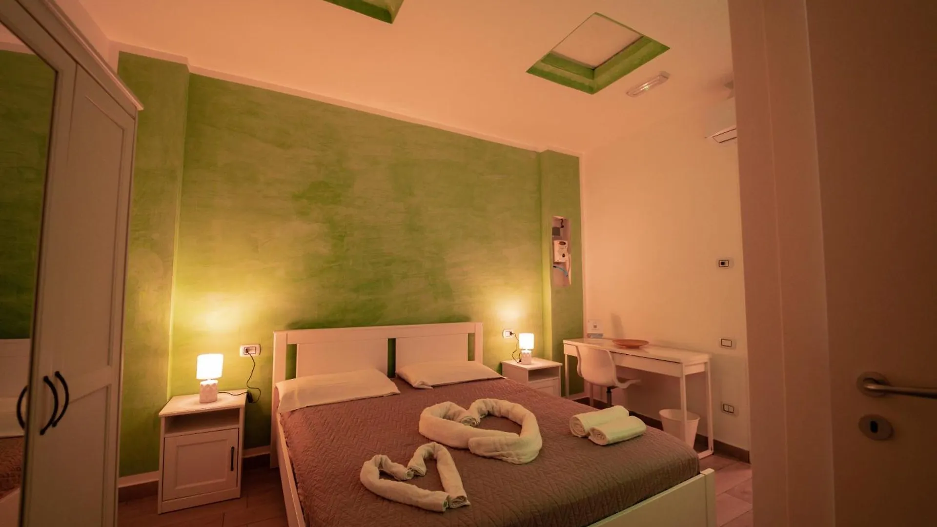Guest house O Vic' Stritt' Hotel Naples Italy